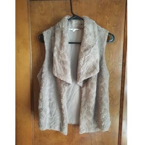 Jack Women’s Beige Faux Fur Vest Size S